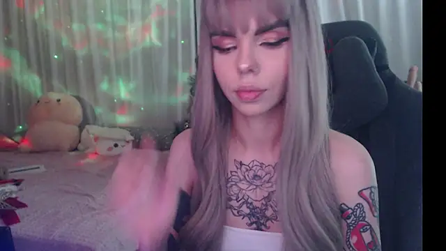 Snapshot of Kerry_Kirk chatting on December 2024 11:09:01 PM Kerry Kirk online show from December 2024 11:09:01 PM