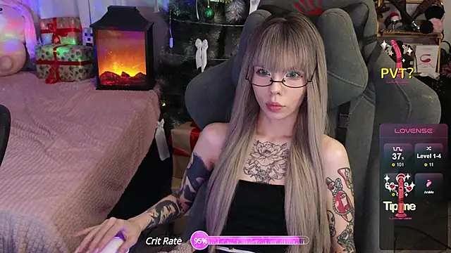 Snapshot of Kerry_Kirk chatting on January 2025 08:32:01 PM Kerry Kirk online show from January 2025 08:32:01 PM