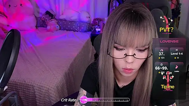 Snapshot of Kerry_Kirk chatting on February 2025 09:46:02 PM Kerry Kirk online show from February 2025 09:46:02 PM