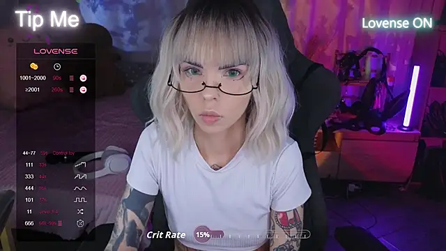 Snapshot of Kerry_Kirk chatting on October 2025 11:02:01 PM Kerry Kirk online show from October 2025 11:02:01 PM