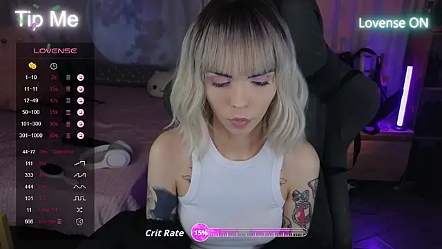 Snapshot of Kerry_Kirk chatting on October 2025 11:13:02 PM Kerry Kirk online show from October 2025 11:13:02 PM