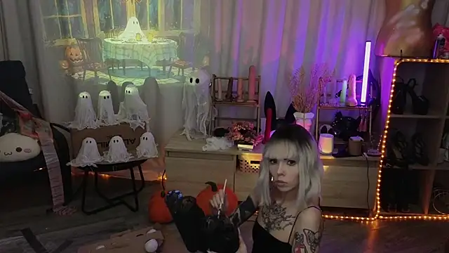 Snapshot of Kerry_Kirk chatting on October 2025 11:23:01 PM Kerry Kirk online show from October 2025 11:23:01 PM