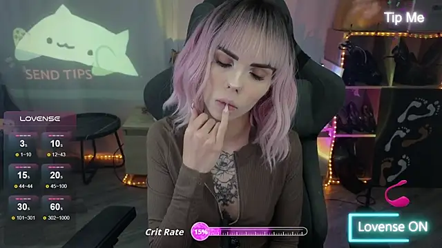 Snapshot of Kerry_Kirk chatting on November 2025 08:52:02 PM Kerry Kirk online show from November 2025 08:52:02 PM