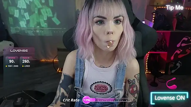 Snapshot of Kerry_Kirk chatting on November 2025 08:21:02 PM Kerry Kirk online show from November 2025 08:21:02 PM