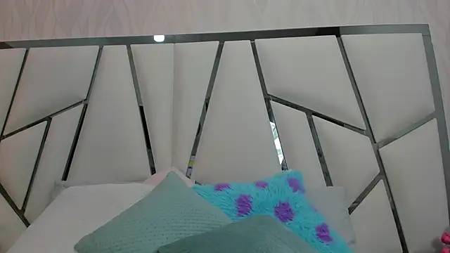 Snapshot of _aurora18_ chatting on February 2026 03:05:01 AM aurora18 online show from February 2026 03:05:01 AM