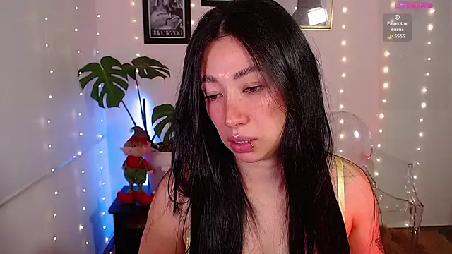 lilyy evanss online show from December 2024 11:03:02 PM