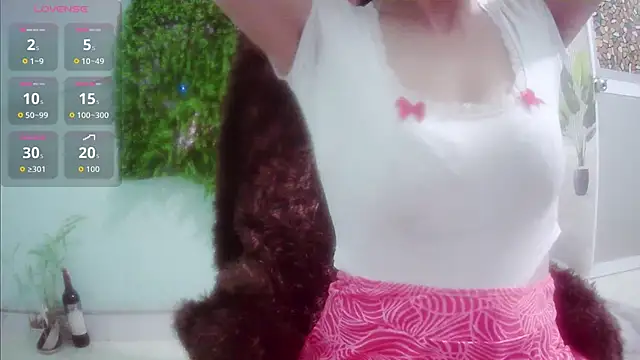 Yii-Ser online show from November 2025 06:12:02 AM