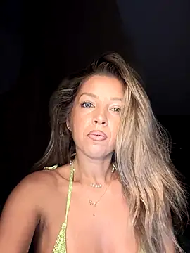 Snapshot of SonyaD_ chatting on September 2025 01:20:02 AM SonyaD online show from September 2025 01:20:02 AM