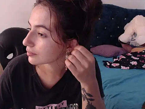 Kate lorens9 online show from January 2025 05:12:02 PM