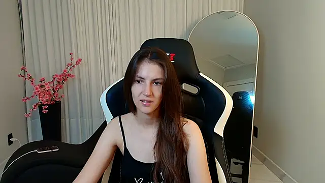 upssnowy online show from October 2025 09:28:02 PM