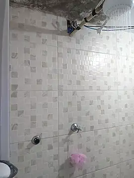 Julia Pretinha online show from April 2026 12:22:01 AM