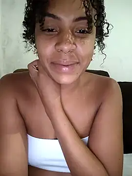 Julia Pretinha online show from April 2026 12:46:01 AM