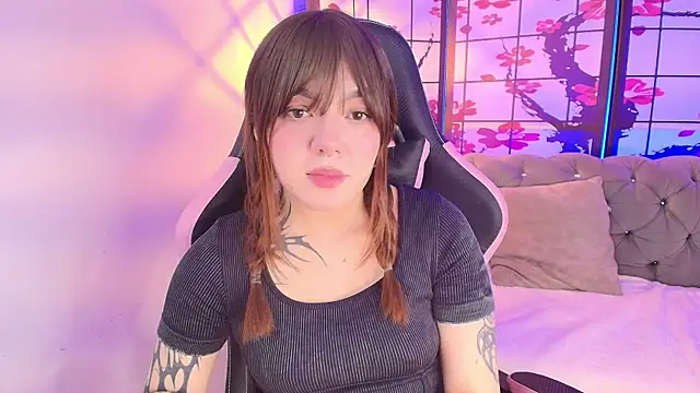 Fluffy Bubble21 online show from December 2025 04:30:02 AM