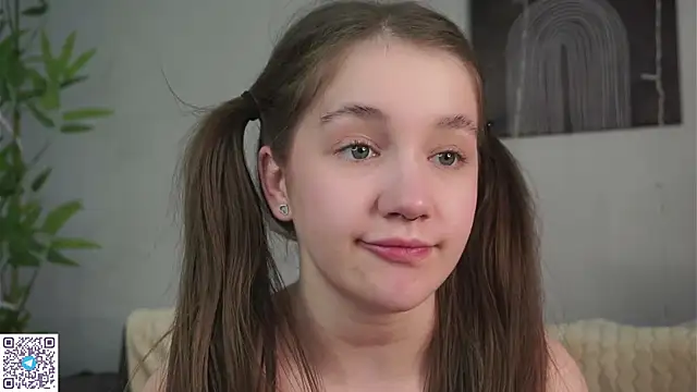 AmiLewis online show from February 2025 07:40:01 AM