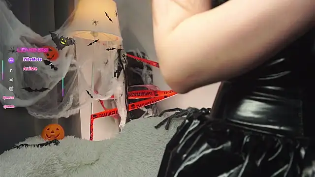 AmiLewis online show from October 2025 01:19:02 AM