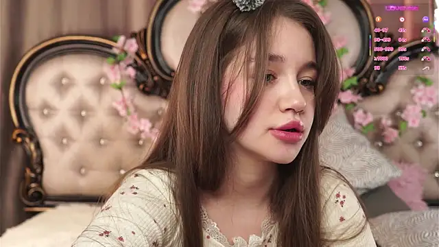 AmiLewis online show from April 2026 01:03:01 AM