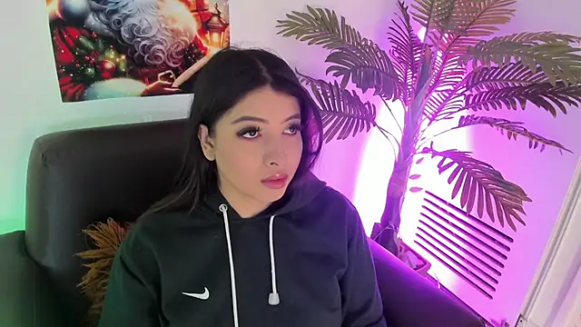 Snapshot of Miia_Thompsonn chatting on December 2024 03:09:01 AM Miia Thompsonn online show from December 2024 03:09:01 AM