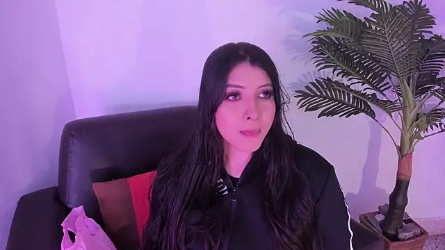 Snapshot of Miia_Thompsonn chatting on March 2025 03:06:01 AM Miia Thompsonn online show from March 2025 03:06:01 AM