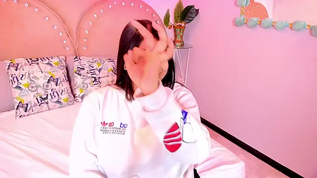 Snapshot of Miia_Thompsonn chatting on December 2025 03:26:02 AM Miia Thompsonn online show from December 2025 03:26:02 AM