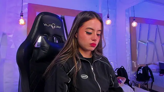 ary cooper  online show from October 2025 12:39:02 PM