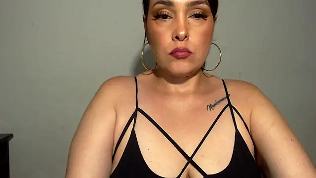 Miss Agatha online show from October 2025 02:33:01 AM