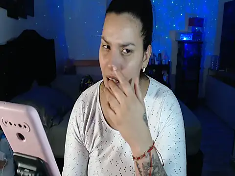 CarolinaRincon online show from November 2025 11:37:01 PM