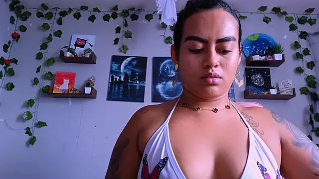 Snapshot of macey_elliot_ chatting on December 2025 05:19:02 PM macey elliot online show from December 2025 05:19:02 PM