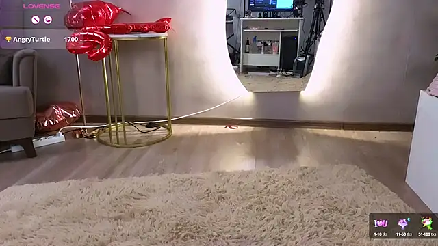 Snapshot of Britney_Lynch chatting on February 2025 03:22:01 AM Britney Lynch online show from February 2025 03:22:01 AM