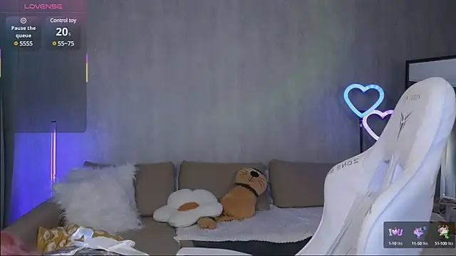 Snapshot of Britney_Lynch chatting on March 2025 08:08:02 PM Britney Lynch online show from March 2025 08:08:02 PM