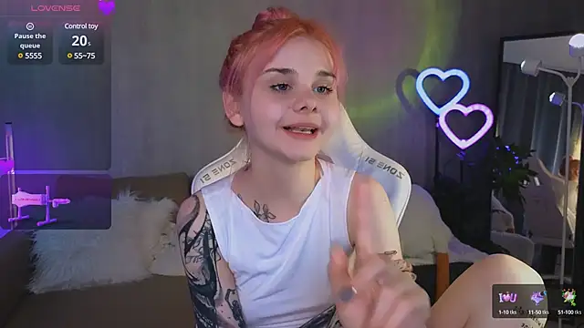 Snapshot of Britney_Lynch chatting on March 2025 04:16:02 AM Britney Lynch online show from March 2025 04:16:02 AM