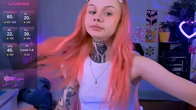 Snapshot of Britney_Lynch chatting on September 2025 08:03:01 PM Britney Lynch online show from September 2025 08:03:01 PM