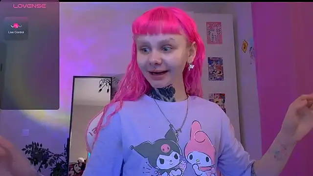 Snapshot of Britney_Lynch chatting on October 2025 07:45:02 PM Britney Lynch online show from October 2025 07:45:02 PM