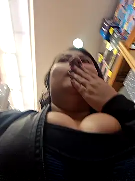 Snapshot of Celeem_ chatting on October 2025 09:46:02 PM Celeem online show from October 2025 09:46:02 PM