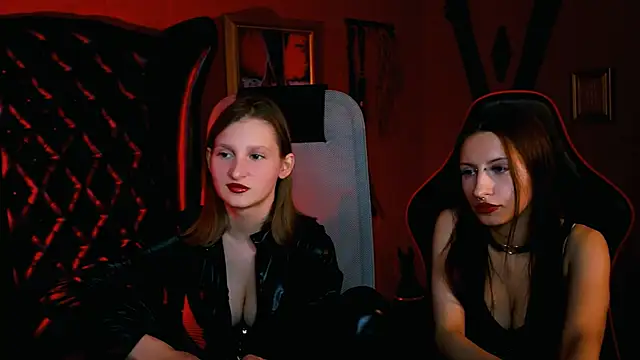 EllaHorton online show from October 2025 04:39:01 PM