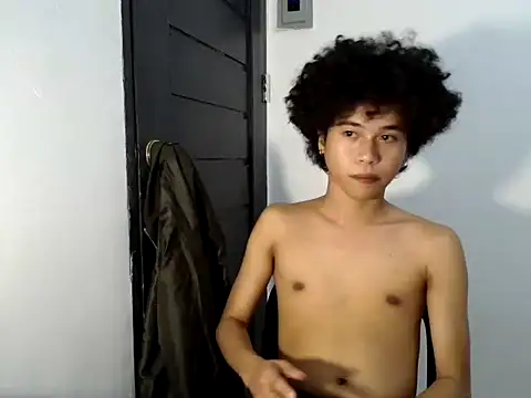 Asiantwink21 online show from May 2026 05:21:02 PM