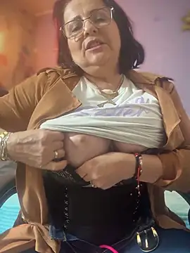 Snapshot of PaulinaSanders_X chatting on December 2024 02:18:01 AM PaulinaSanders X online show from December 2024 02:18:01 AM