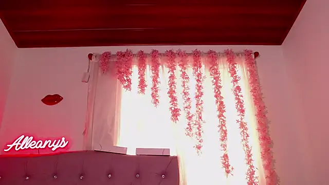 Alleanys Cristal online show from September 2025 02:31:01 PM