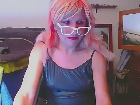 LorenJade online show from May 2026 07:04:01 AM