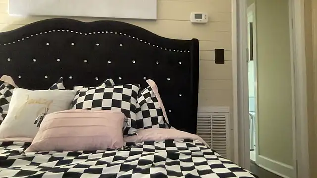 sexylilly69 online show from April 2026 01:12:01 AM