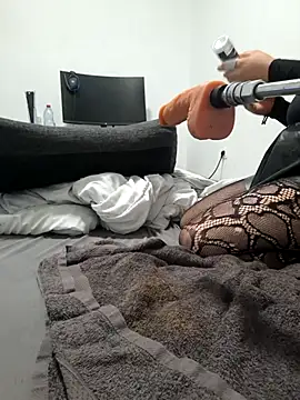 aprilexx online show from March 2026 04:13:01 PM