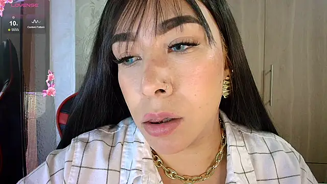 leahtemptation3 online show from May 2026 11:34:04 PM