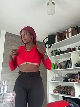 Snapshot of SUUKAM chatting on February 2025 04:20:01 PM SUUKAM online show from February 2025 04:20:01 PM