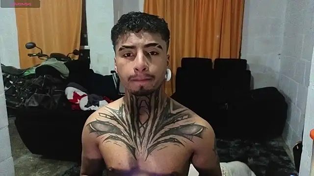 JuanCamiilo 66 online show from May 2026 02:39:01 AM