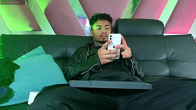 JuanCamiilo 66 online show from May 2026 01:13:02 AM