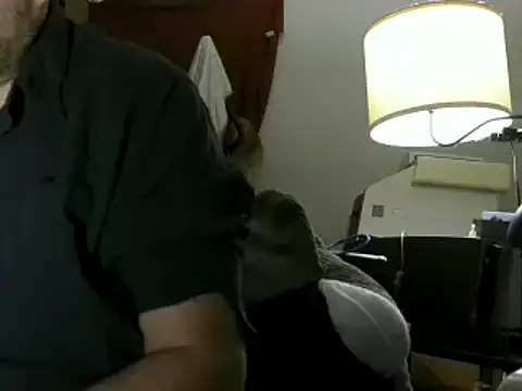 caressonnous online show from December 2024 10:06:01 PM