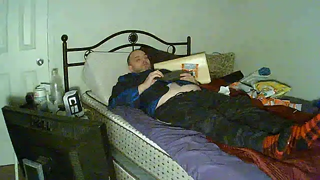 caressonnous online show from December 2024 07:40:01 PM