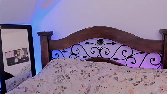 noemi foxxx online show from December 2024 04:20:01 PM