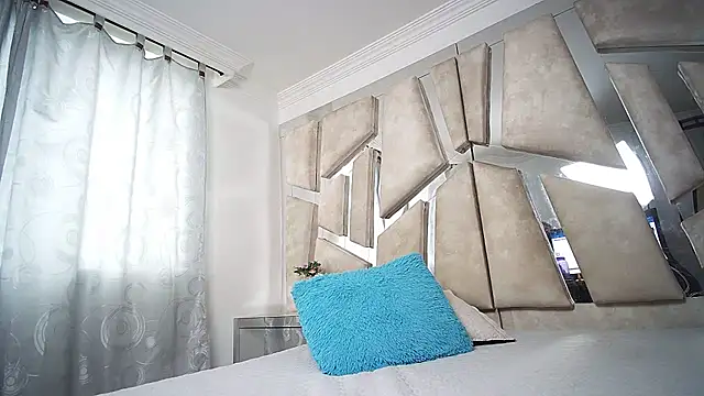 Natalyefoster online show from February 2025 07:56:01 PM