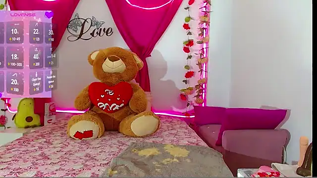 natashakissess online show from January 2025 03:39:01 PM