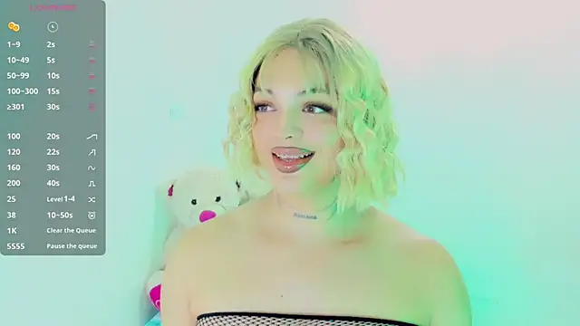 Emmaa Saenz  online show from March 2026 10:14:02 PM